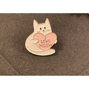 ‘I love meow’ cat enamel pin